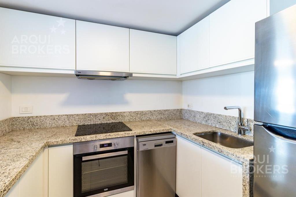 Apartamento de 2 dormitorios con garaje en venta en Punta