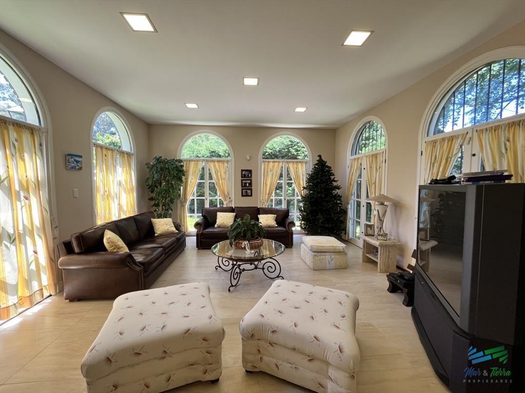 Excelente Residencia en venta, Lugano - Punta del
