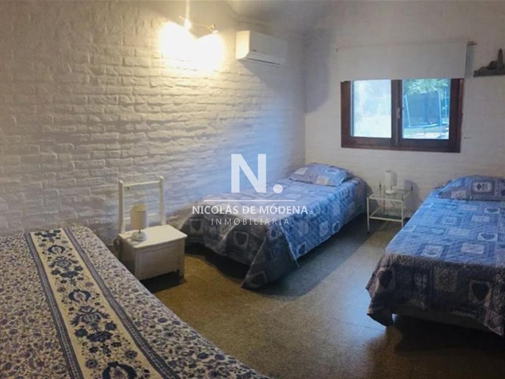 Vende casa en Pinares, cercania a la playa de 3 dormitorios