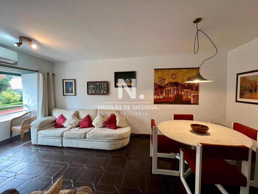 En venta impecable apartamento de 2 dormitorios,