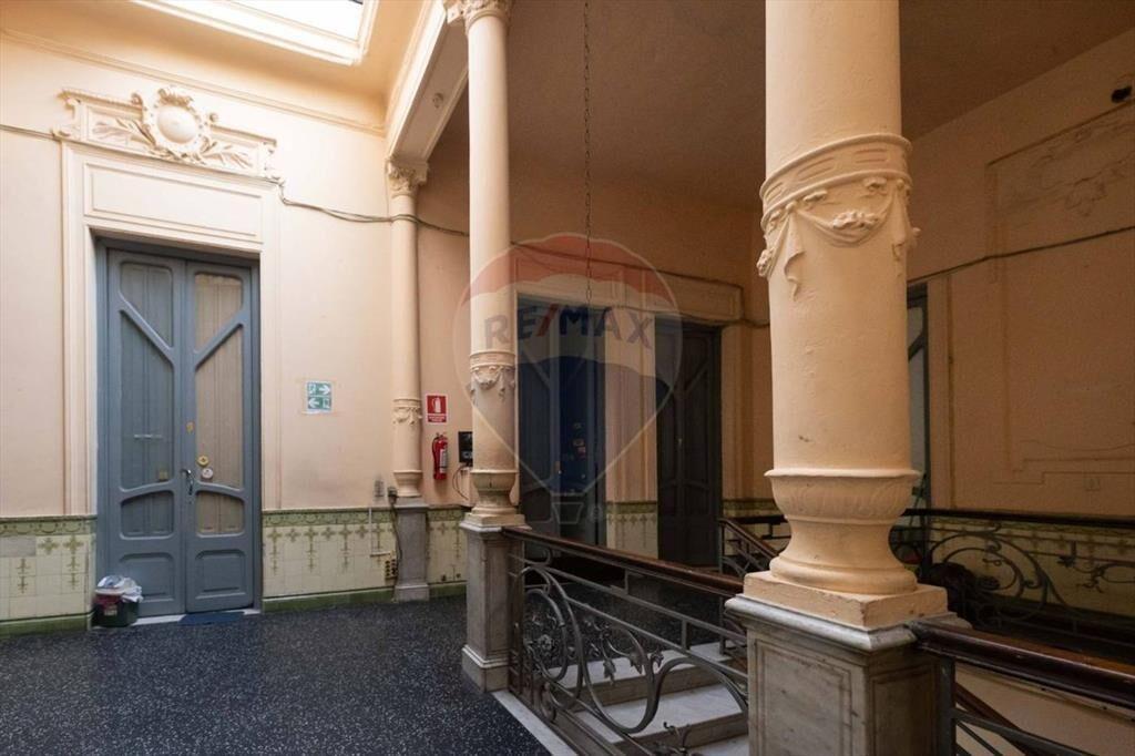 VENTA CENTRO TERRENO CON EDIFICACIONES