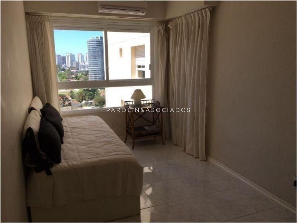 Apartamento de 3 dormitorios en Coral Tower, del