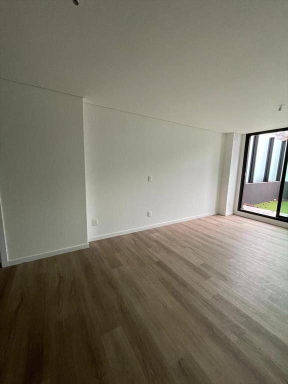 Venta de apartamento, monoambiente planta baja con patio al