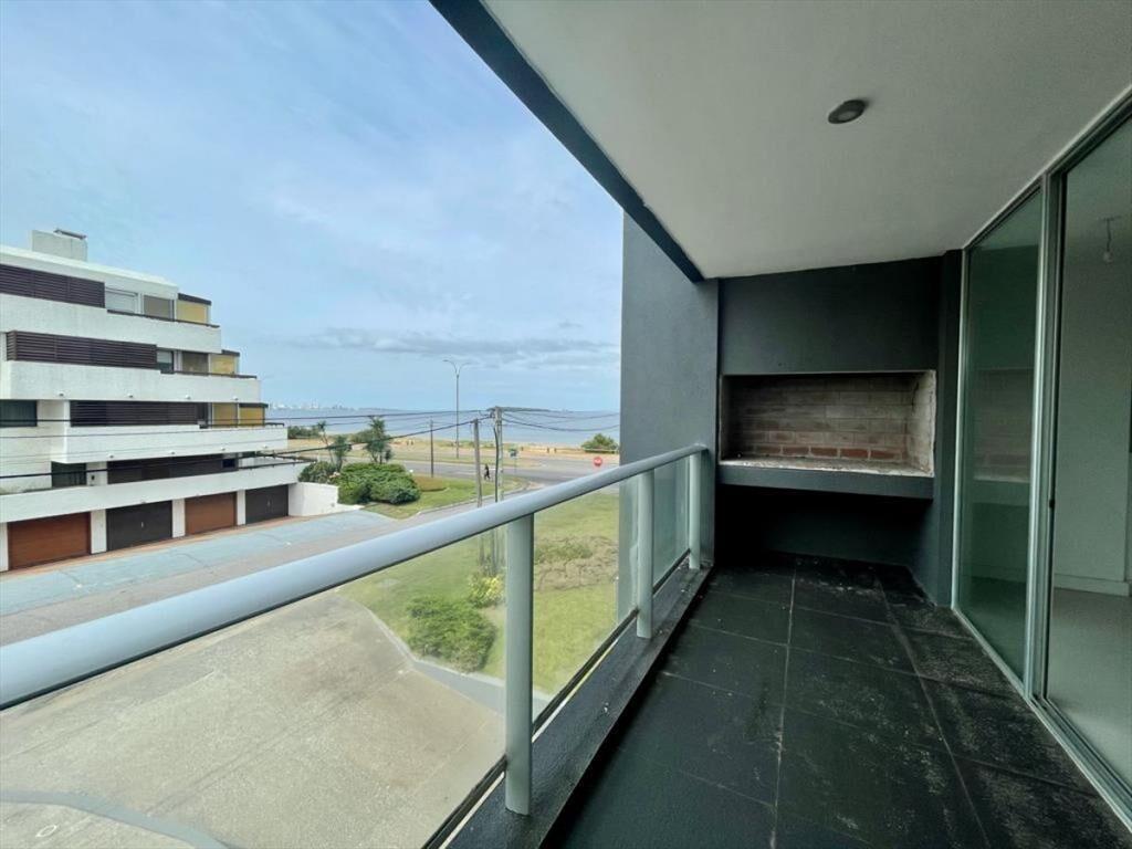 Hermoso apartamento de dos dormitorios frente al mar!