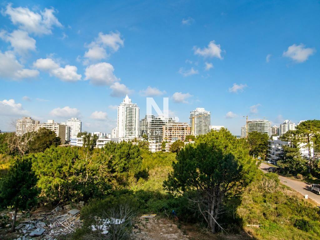En venta apartamento de 3 dormitorios, en Brava