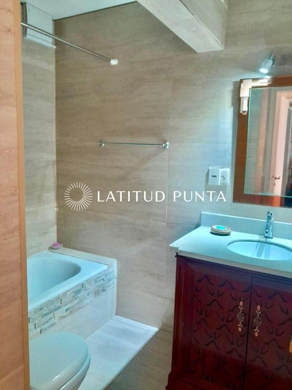 Apartamento 1 dormitorio y medio. Mansa