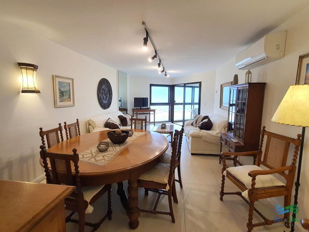 Alquila apartamento de 3 dormitorios, primera linea playa B