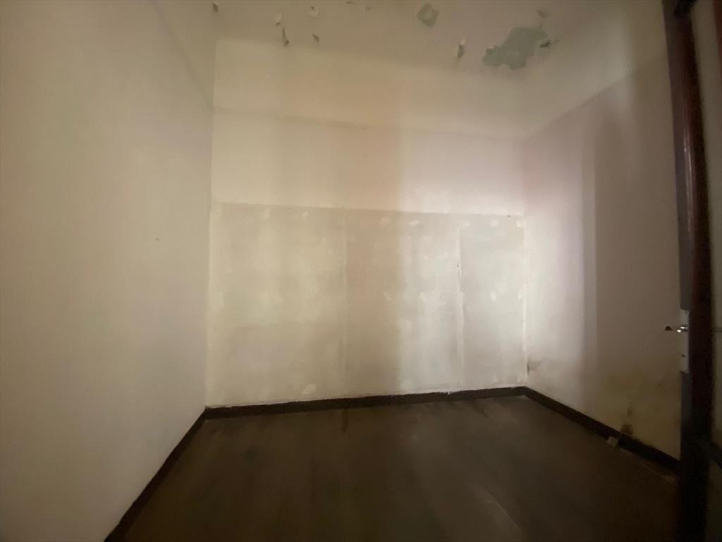 Venta en el Centro de local más dos apartamentos en padrón