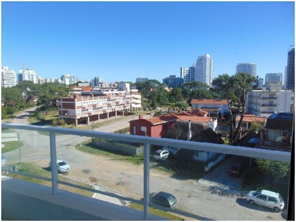 Departamento en Venta de 2 Dormitorios en Punta