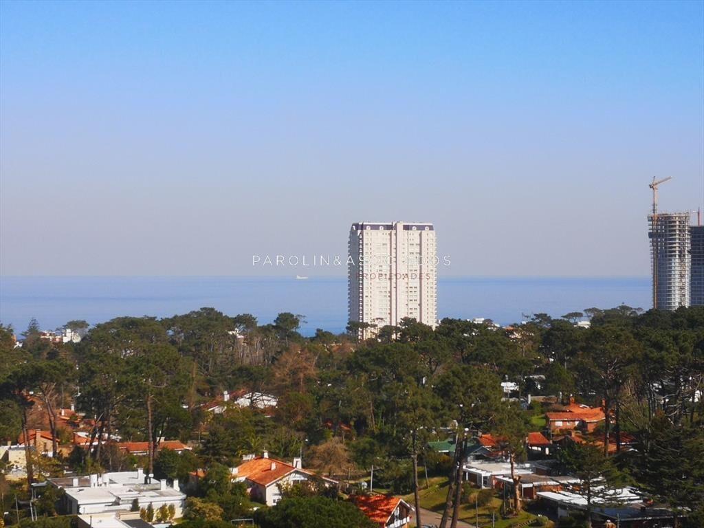 Apartamento en venta de 3 dormitorios en edificio Stradivar