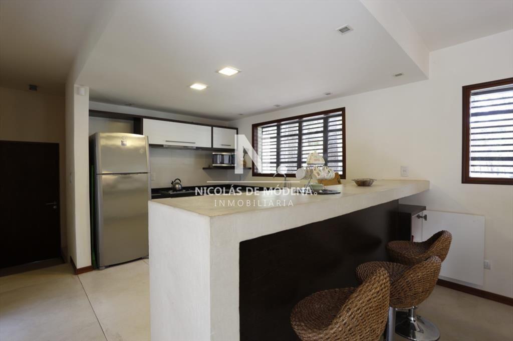Casa dentro complejo solanas barrio cerrado