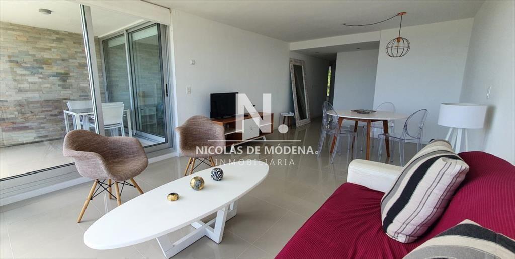 Vende en Punta del Este, Apartamento de 2 Dormitorios.