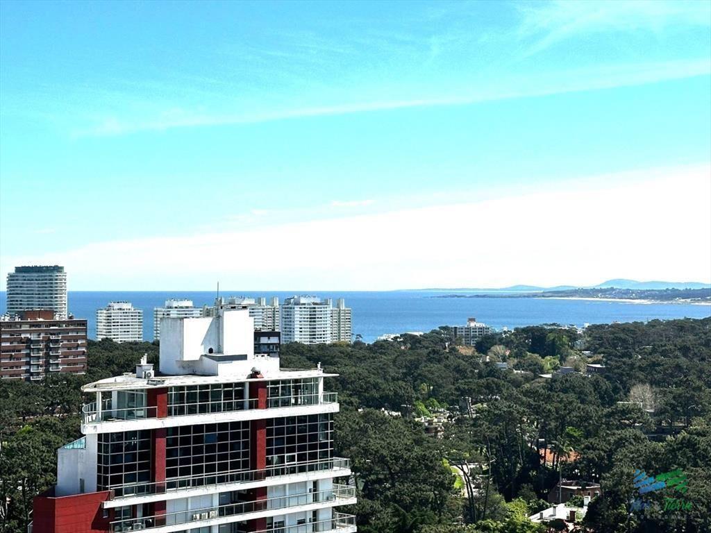 En venta apartamento 2 dormitorios, torre con buenos servic