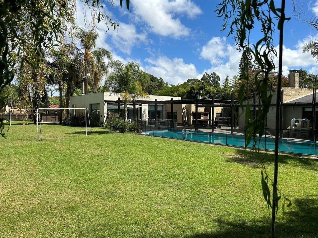 VENTA CASA 4 DORMITORIOS GRAN TERRENO PINAR SUR