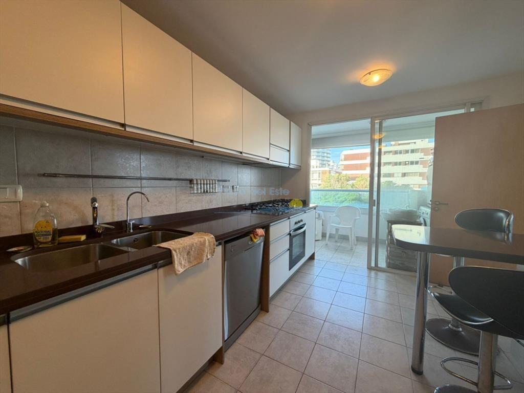 Apartamento en venta de 3 dormitorios en Punta ,