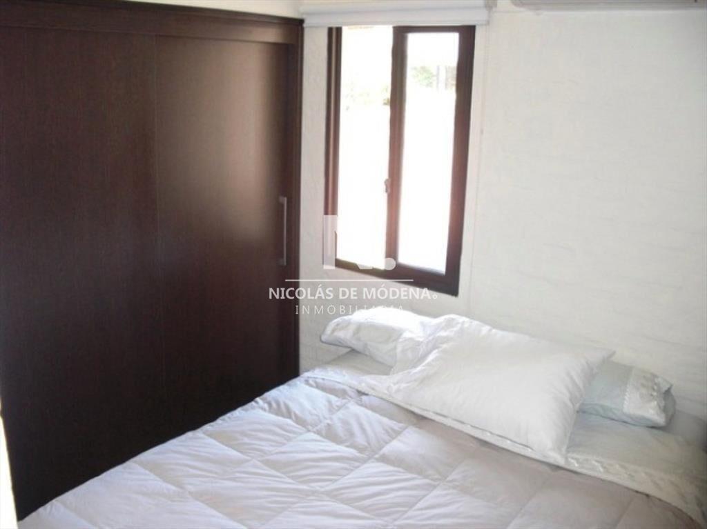 CabaÃ±a de 4 dormitorios y piscina cerca del mar,