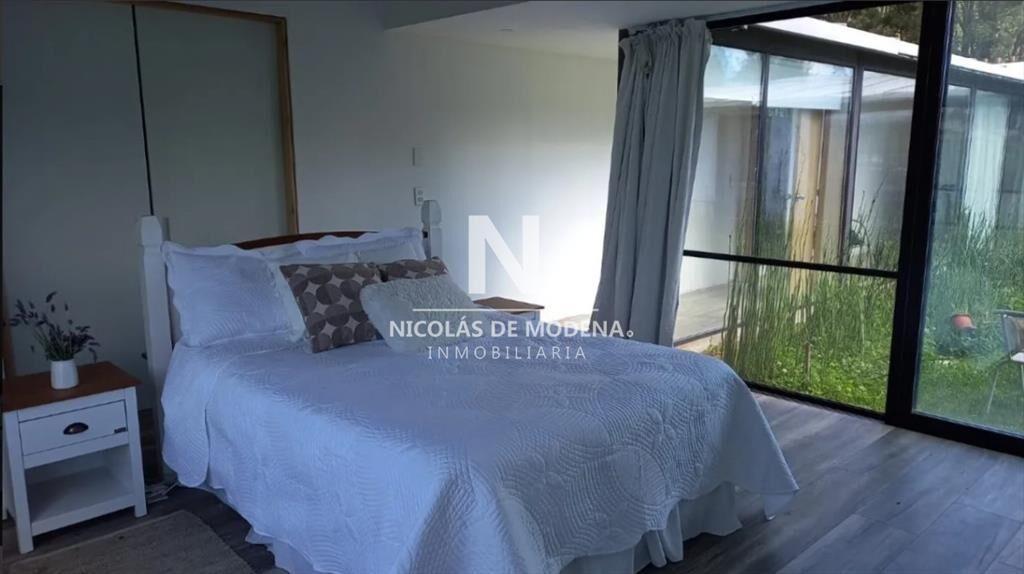 Vende chacra de 4 dormitorios en Barrio privado