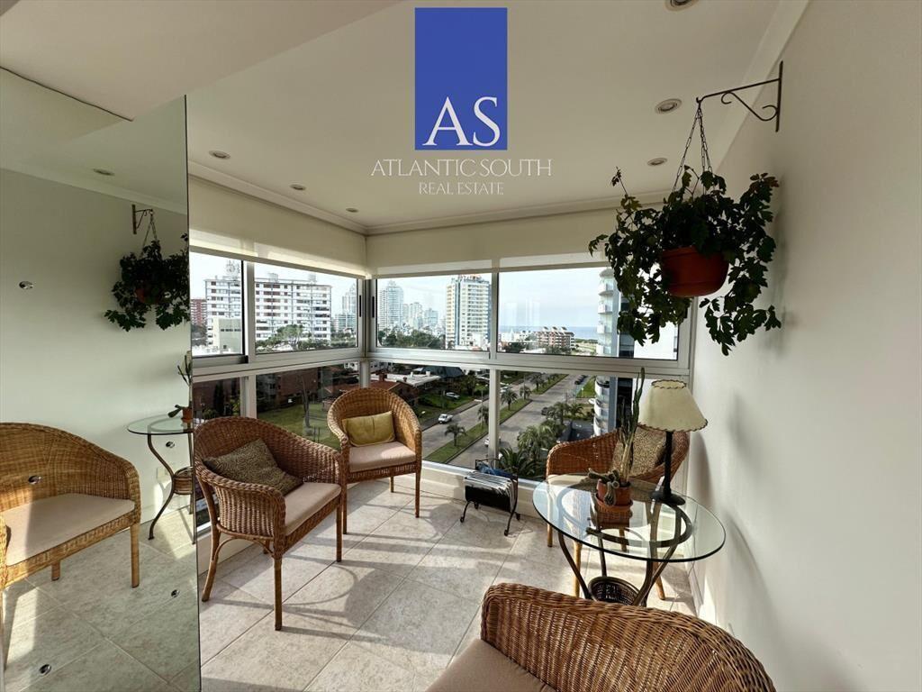Apartamento de 2 dormitorios y medio en Playa ,