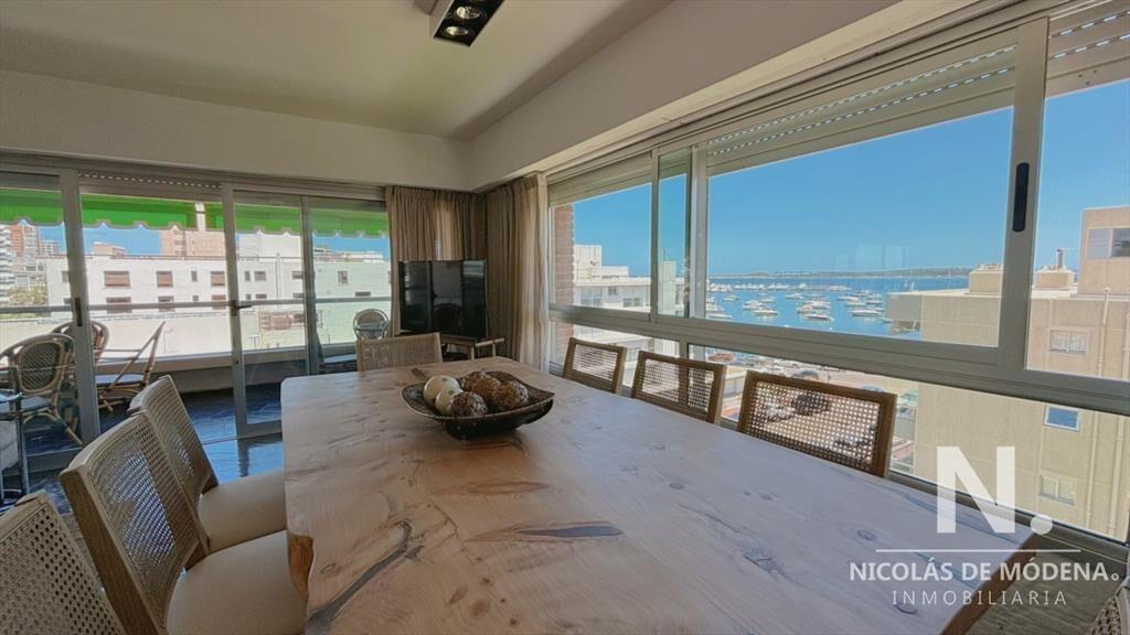 Departamento en venta esquinero con vista al mar