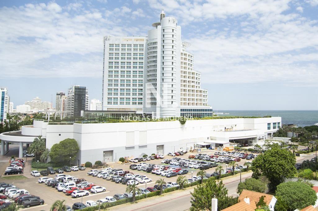 Apartamento de 3 dormitorios a la venta en playa