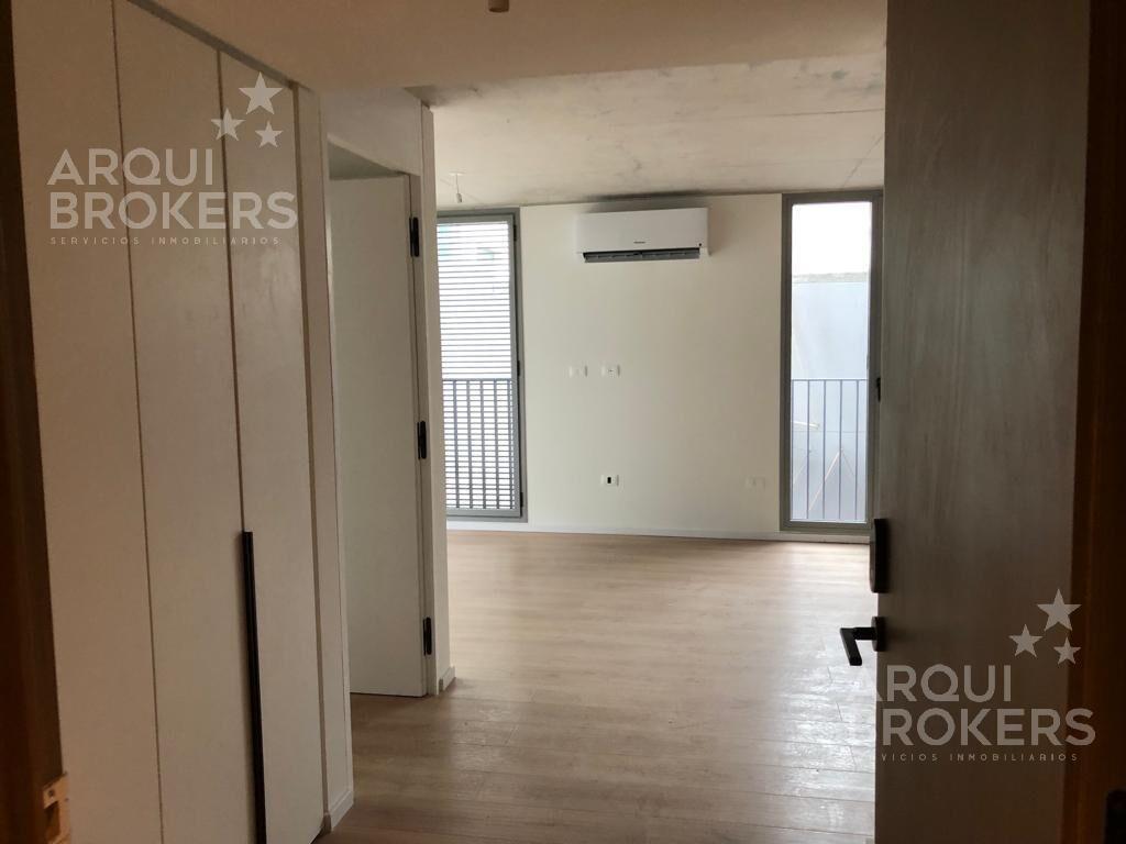 Apartamento penthouse dúplex de 3 dormitorios en venta en C