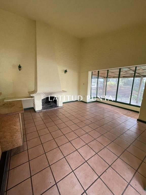 Casa en venta en excelente zona, ideal para local