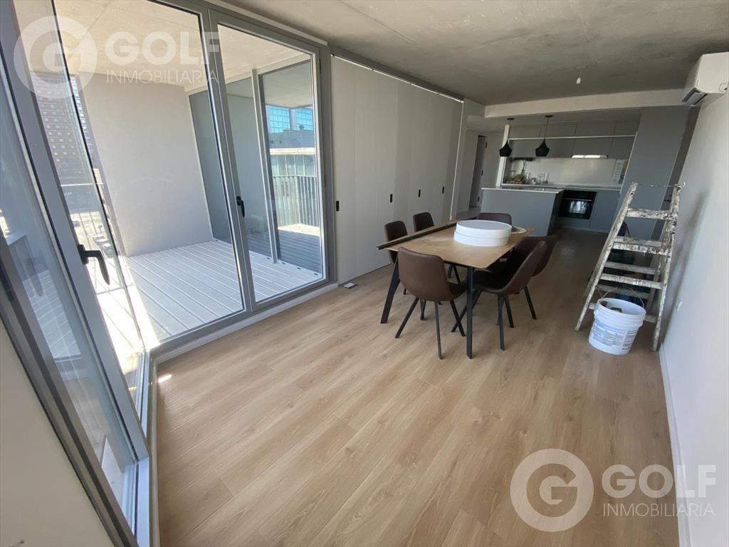 Venta de apartamento de 3 dormitorios con balcón con renta