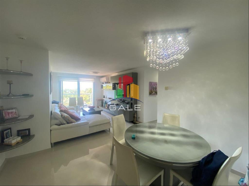 Hermoso Apartamento sobre Roosevelt de 3 y