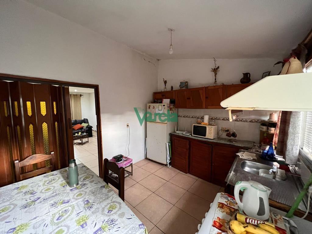 Una casa y dos aptos en venta en Salinas ideal