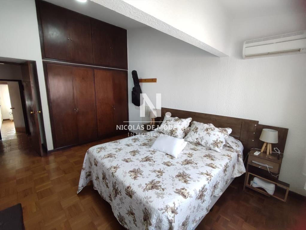 Vende casa de 2 dormitorios en Cantegril Punta