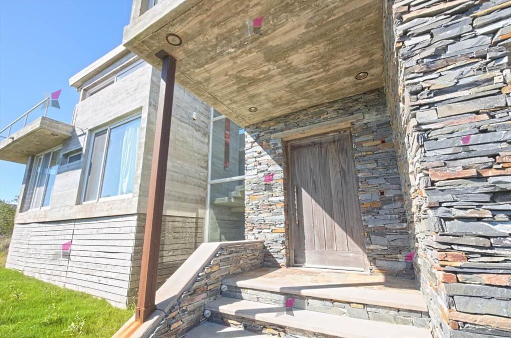 Casa en alquiler a metros del mar con excelente vista