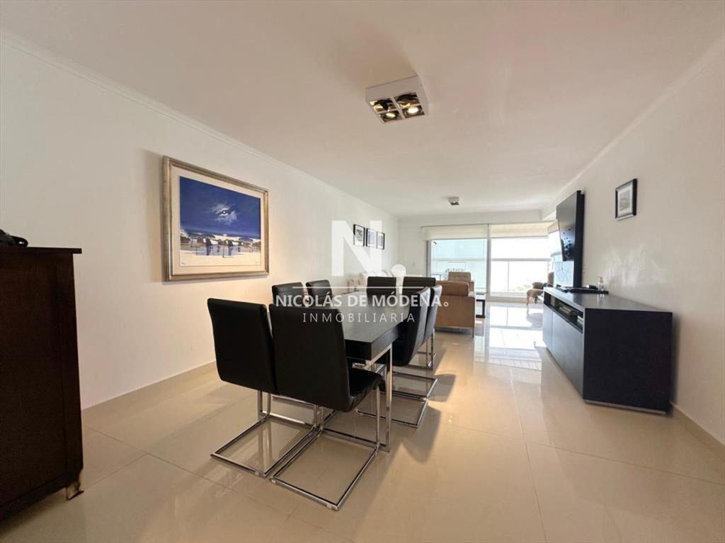 En venta apartamento de 3 dormitorios en Mansa,