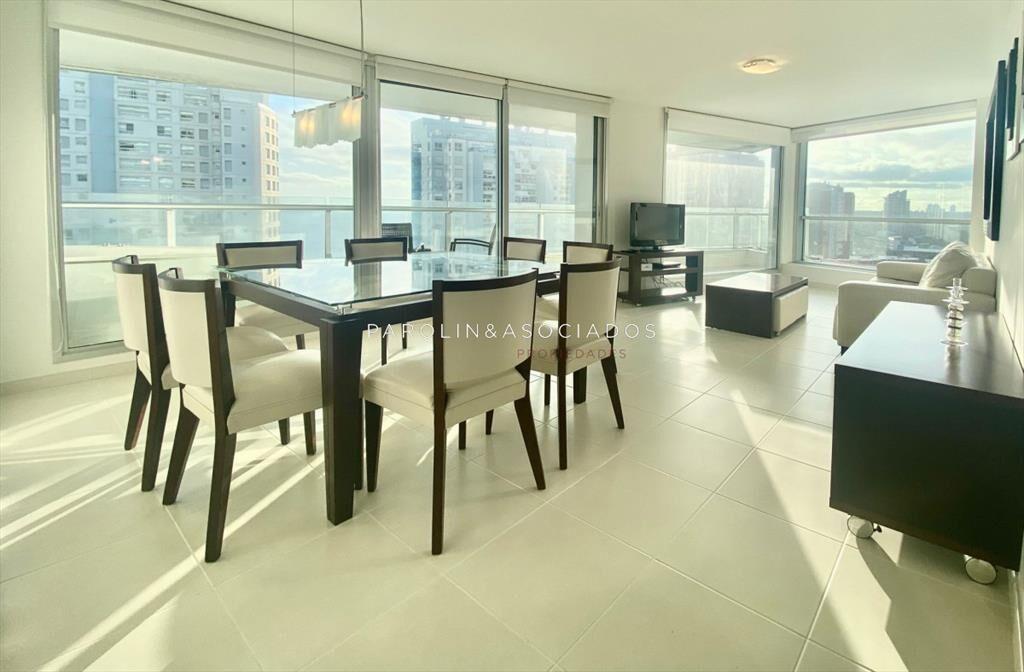 Apartamento en venta de 3 dormitorios en Season Tower, Punt