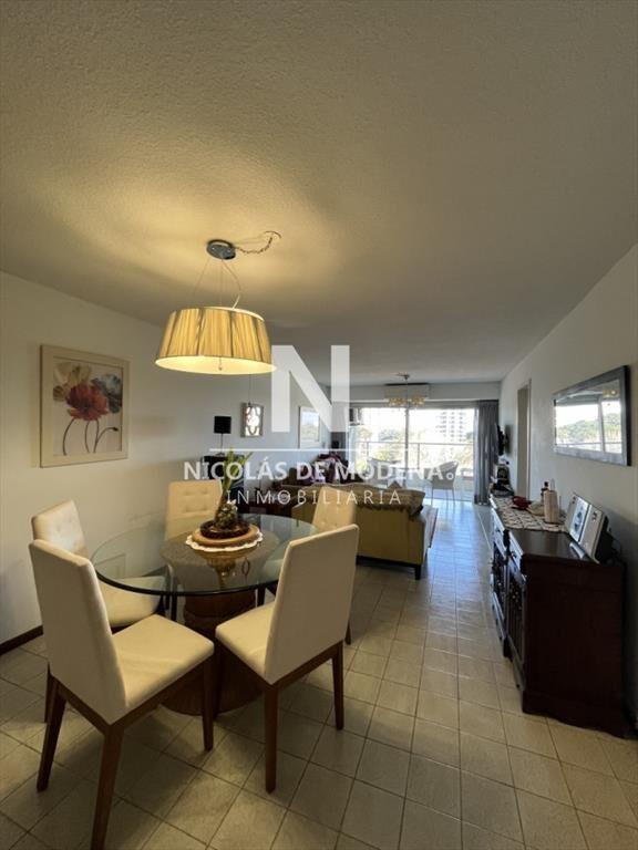 Departamento de 2 dormitorios en venta en Punta R