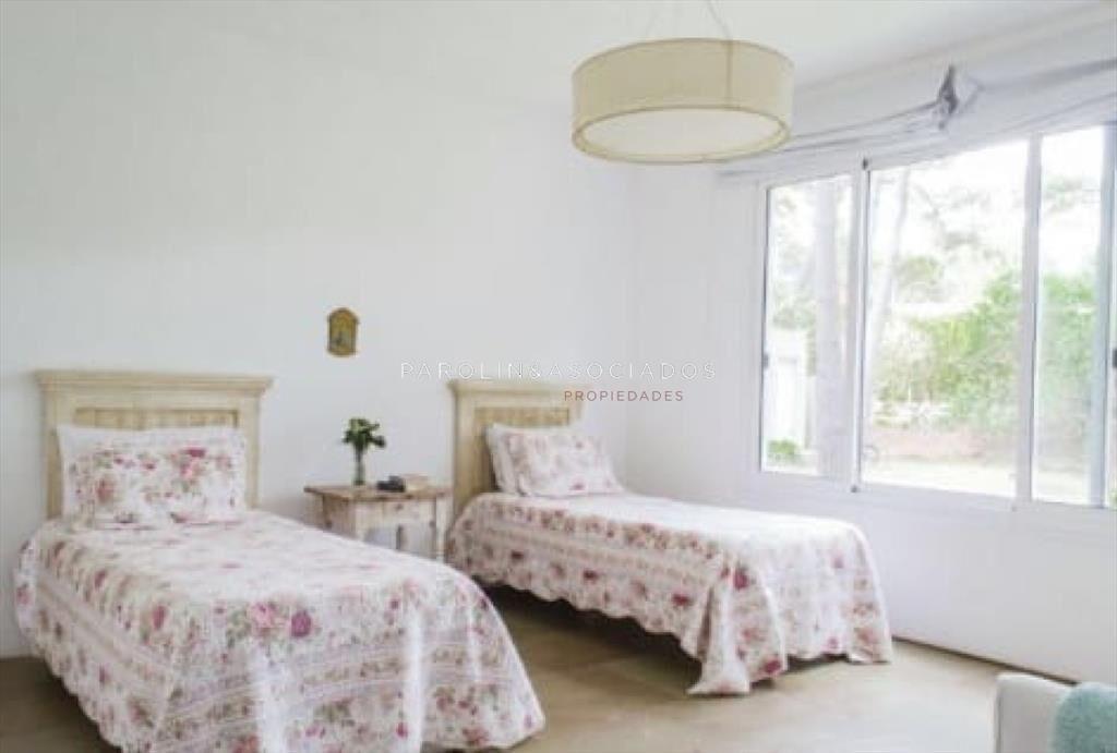 Casa de 3 dormitorios en venta en Laguna Blanca