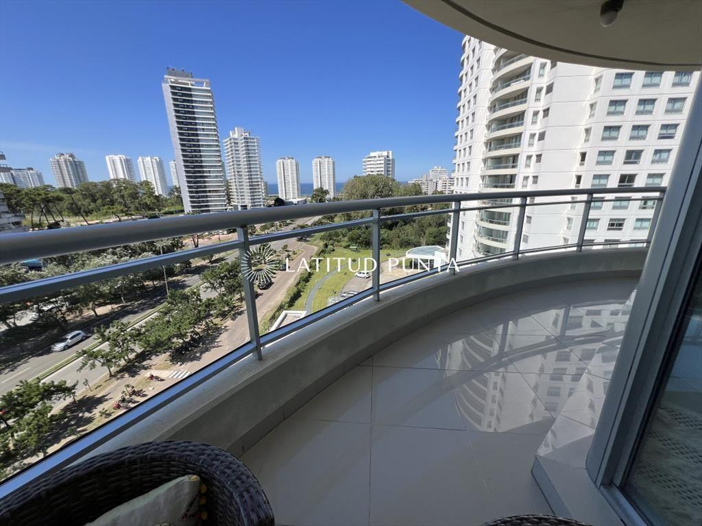 Ocena Drive, amplio apartamento de 4 dormitorios