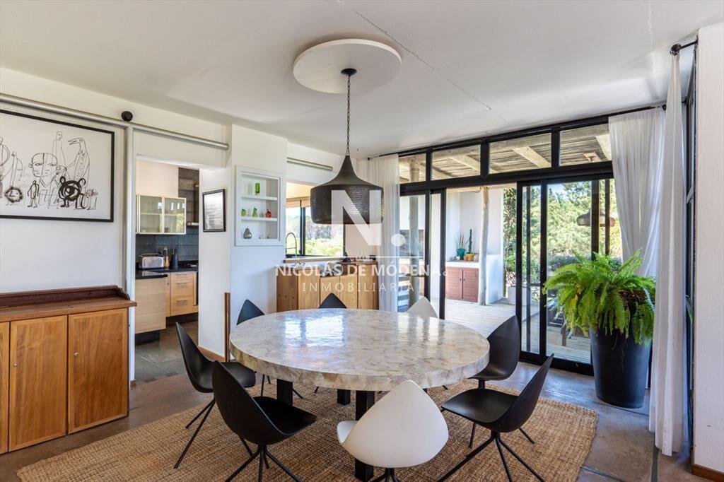 Vende casa en Jose Ignacio, de 4 dormitorios.