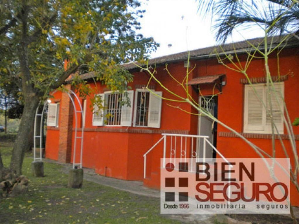 Casa padrón único, con 6858m2 de terreno, en venta en Peñar
