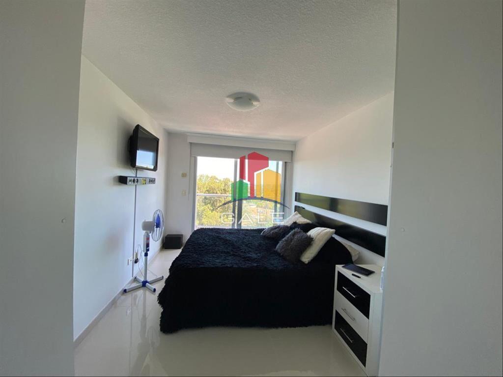 Hermoso Apartamento sobre Roosevelt de 3 y
