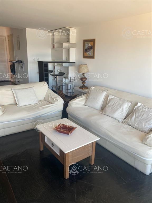 Excelente apartamento en alquiler de 2
