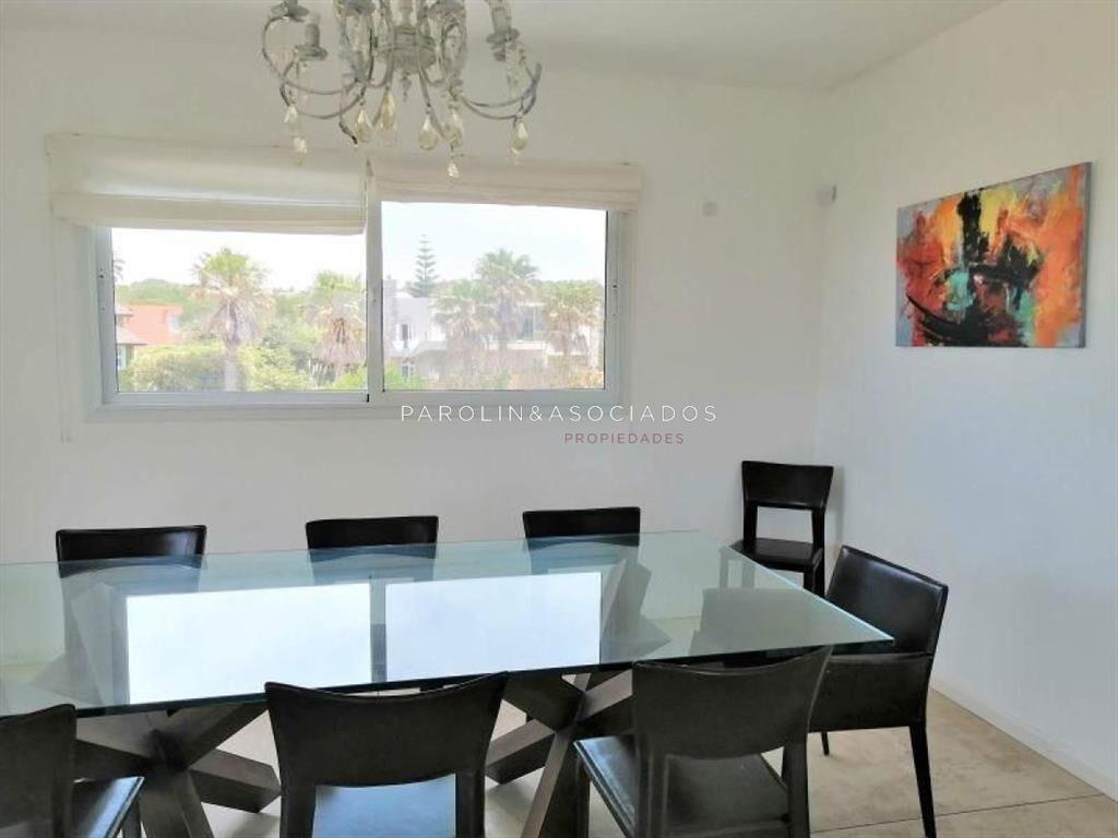 Casa de 5 dormitorios en venta en Manantiales,