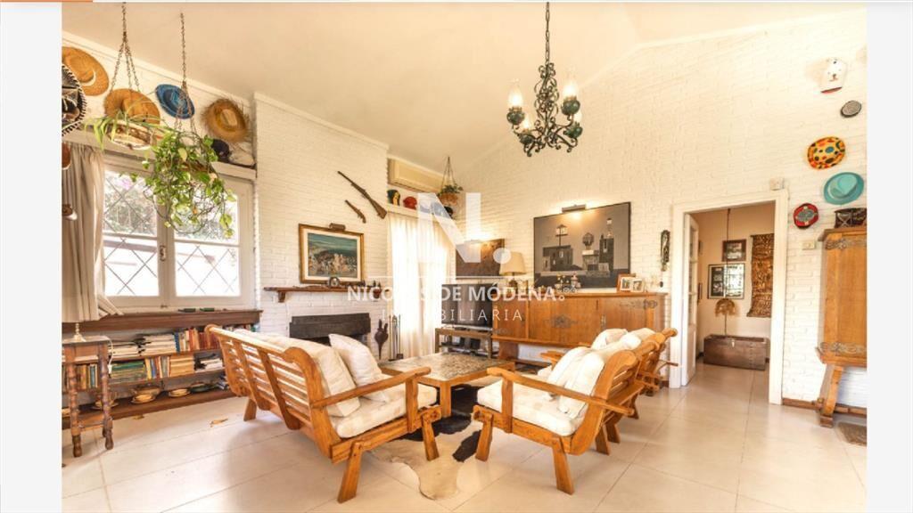 VENDE CASA DE 5 DORMITORIOS EN PLAYA MANSA, PUNTA