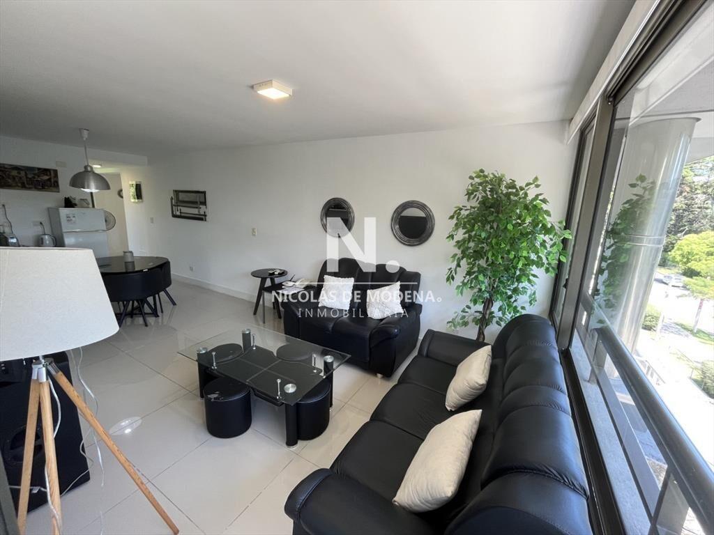 Departamento de 1 dormitorio en venta en zona