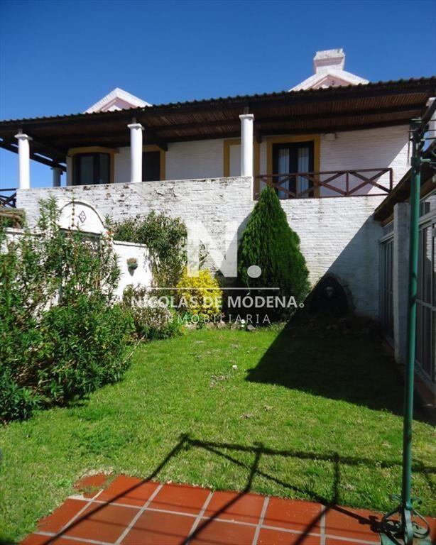 Muy linda casa en el centro de La Barra