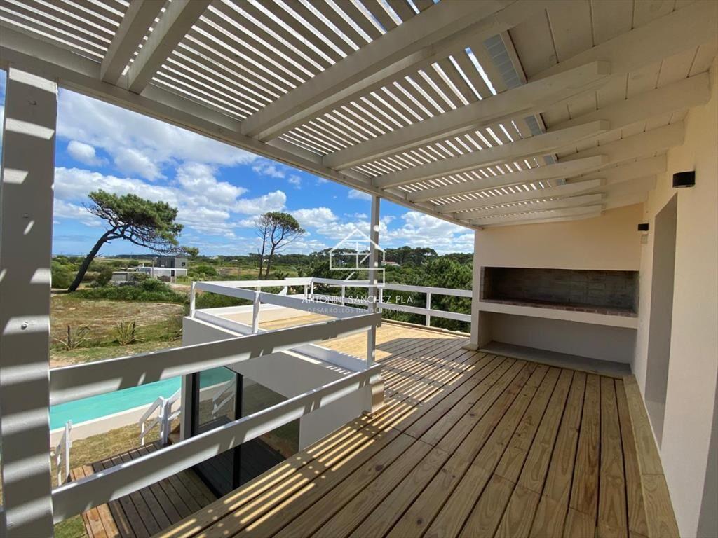 Venta casa en zona Chihuahua Punta Ballena