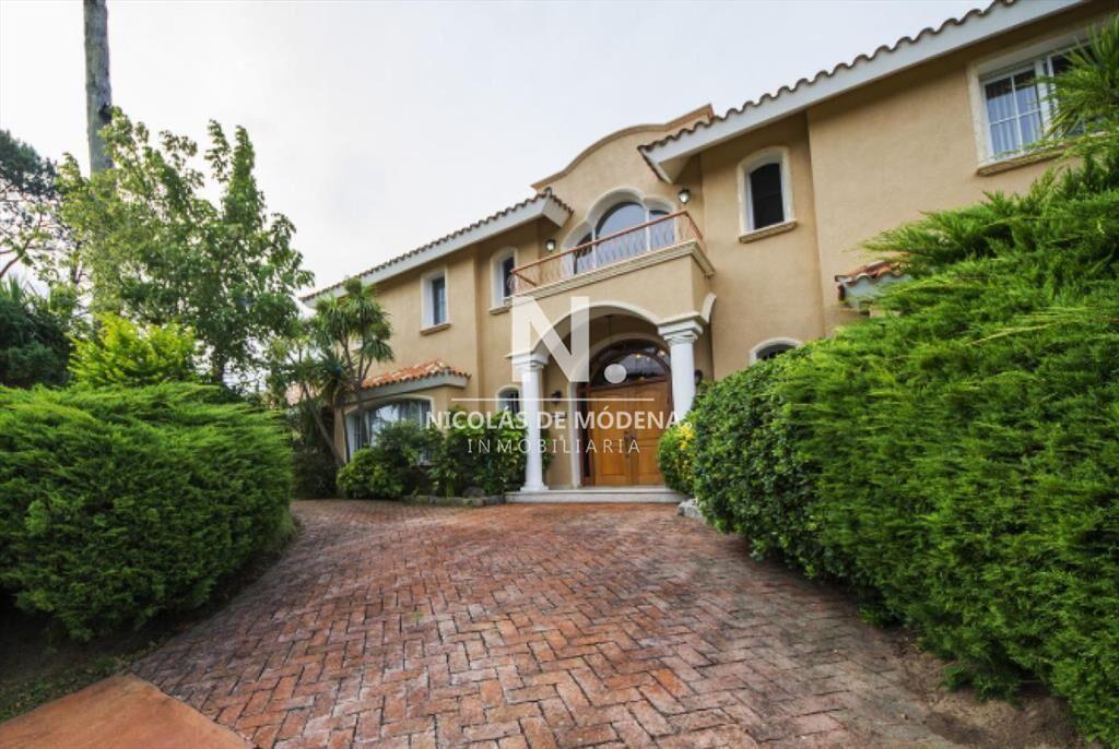 Casa en Beverly Hills de 4 Dormitorios en Punta