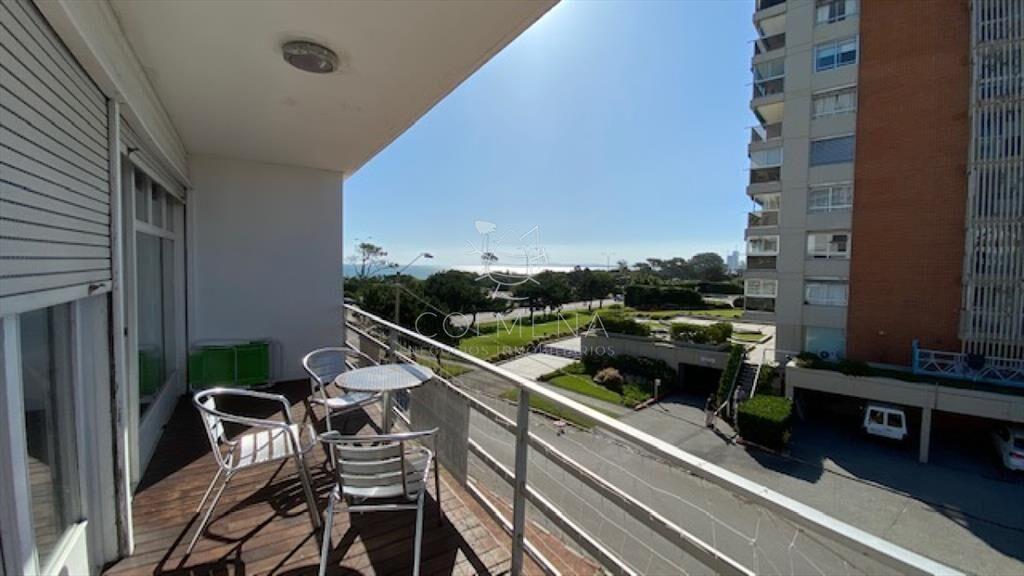 Apto de 2 dormitorios 2 baños, Balcon y cochera. en mansa