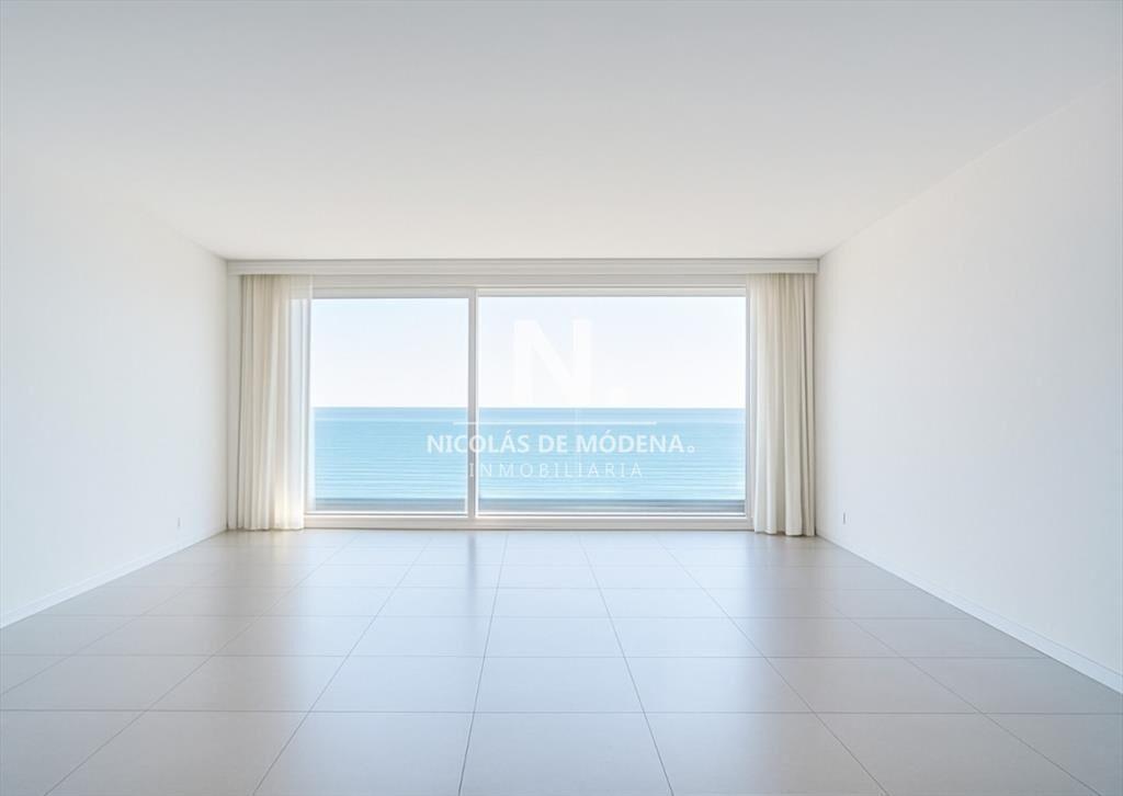 Departamento de 4 dormitorios en venta, frente al