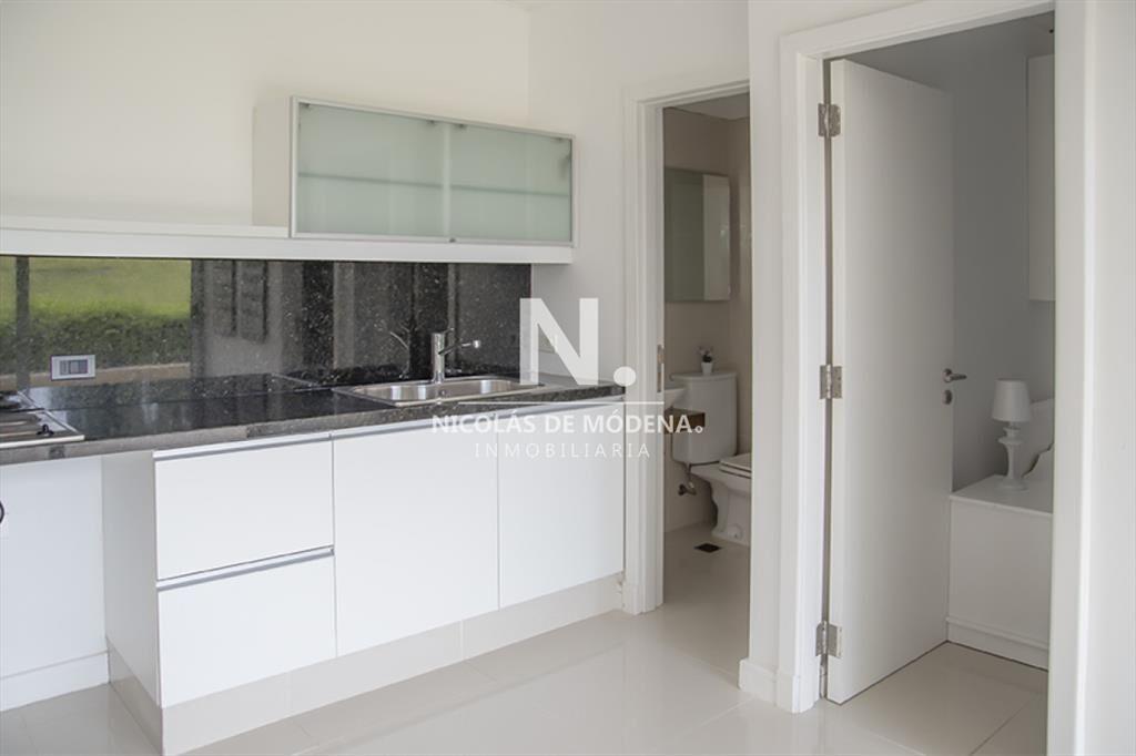 Departamento en venta en torre de categoría de 2 dormitori