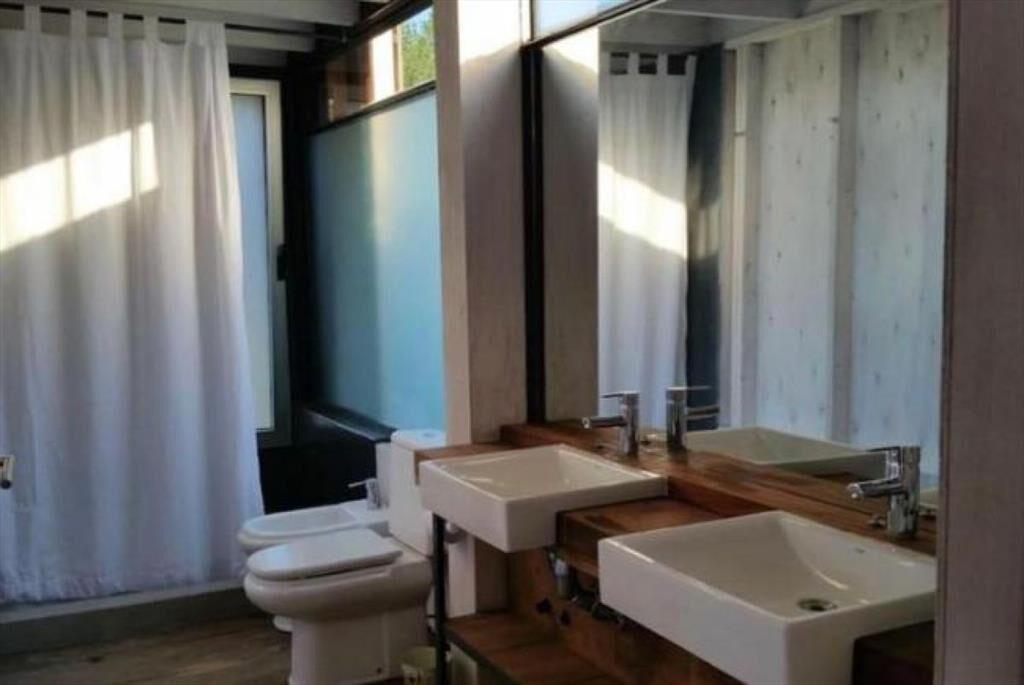CASA EN VENTA DE 4 DORMITORIOS EN LA BARRA